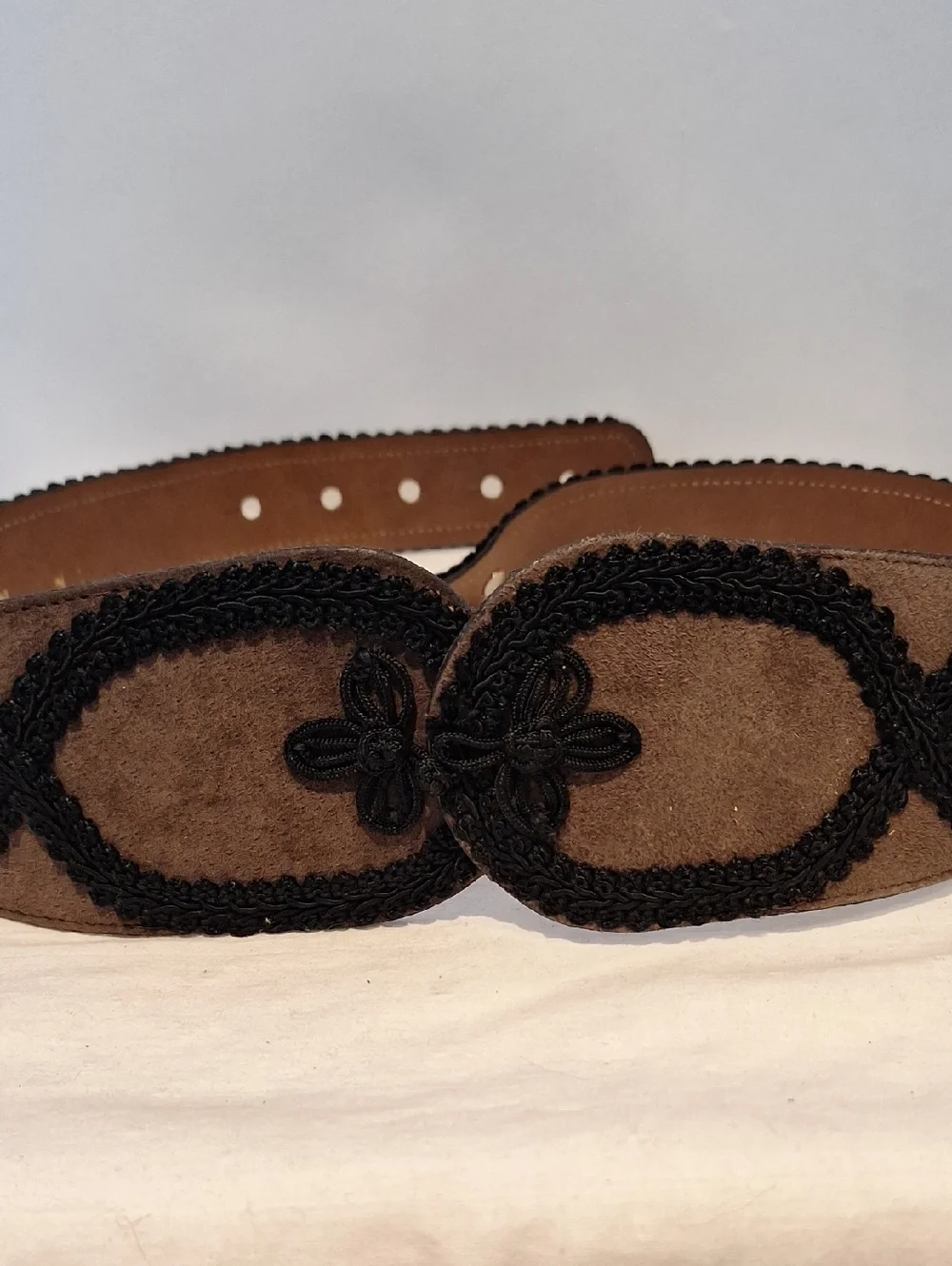 Vintage Dame Belt & Bag Women's Brown Suede Waist Belt Black Embroidered Detail